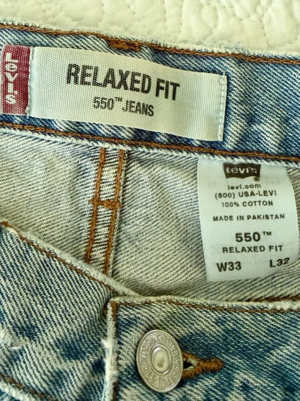 Levi’s 550 Relaxed Fit Jeans W33 L32 • Heavy Distress • Vintage • Authentic Wear